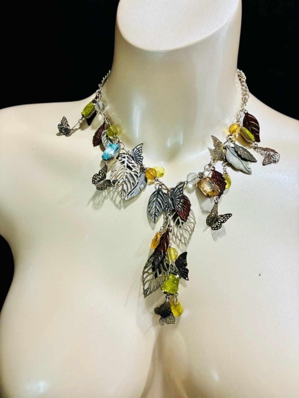 Leaf & Butterfly Multi-Color Statement Necklace Fairy Whimsical Lightweight EUC
